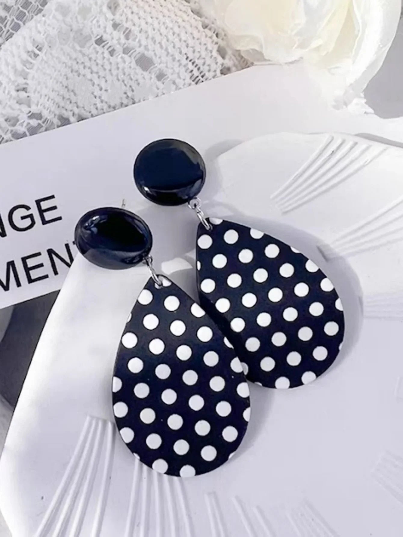 Oorbellen Druppel met Witte Stippen - Mijn Oorbellen